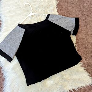 Black Tshirt, cropped